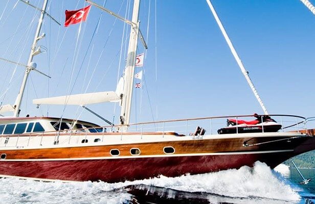 ALQUILER DE VELEROS CON PATRÓN