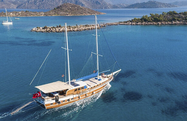 CRUCERO EN GOLETA POR LA COSTA TURQUESA