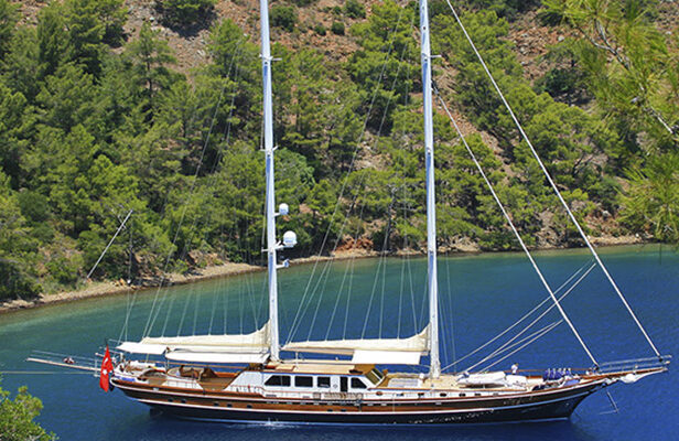 CRUCERO EN GOLETA POR LA COSTA TURQUESA
