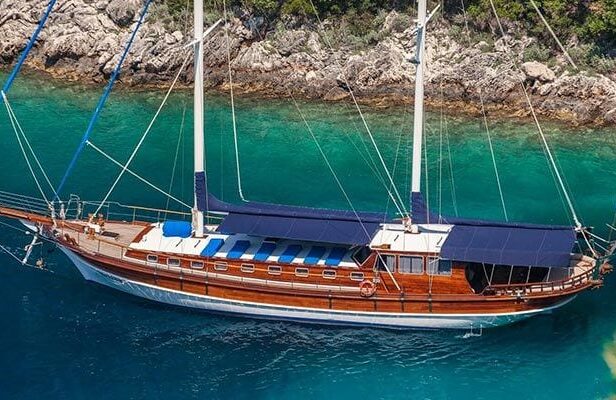 goleta turca por la costa licia