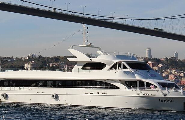 PRIVATE CRUISE BY BOSFORO