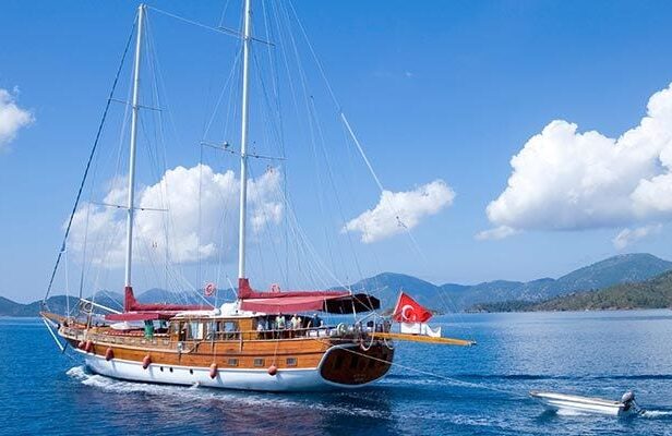 RENTAL OF SAILBOATS WITH PATRON