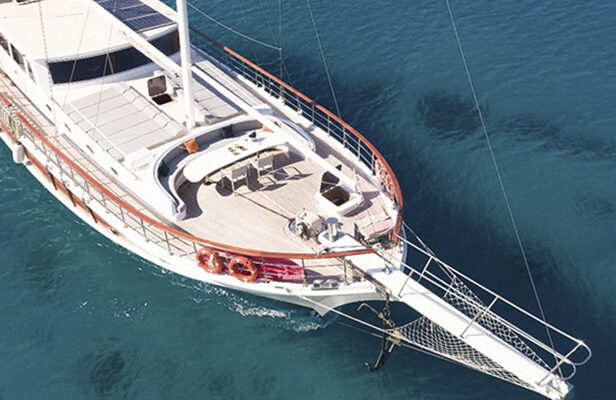 ALQUILER DE VELEROS CON PATRÓN