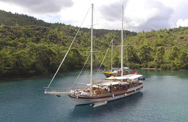 ALQUILER DE VELEROS CON PATRÓN